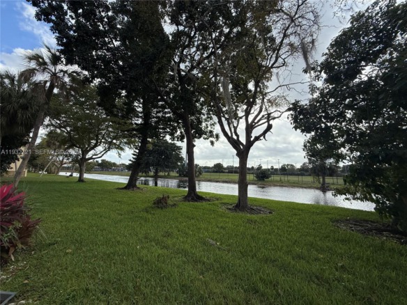 4270 NW 40th St # 109, Lauderdale Lakes FL 33319 — #A11932721