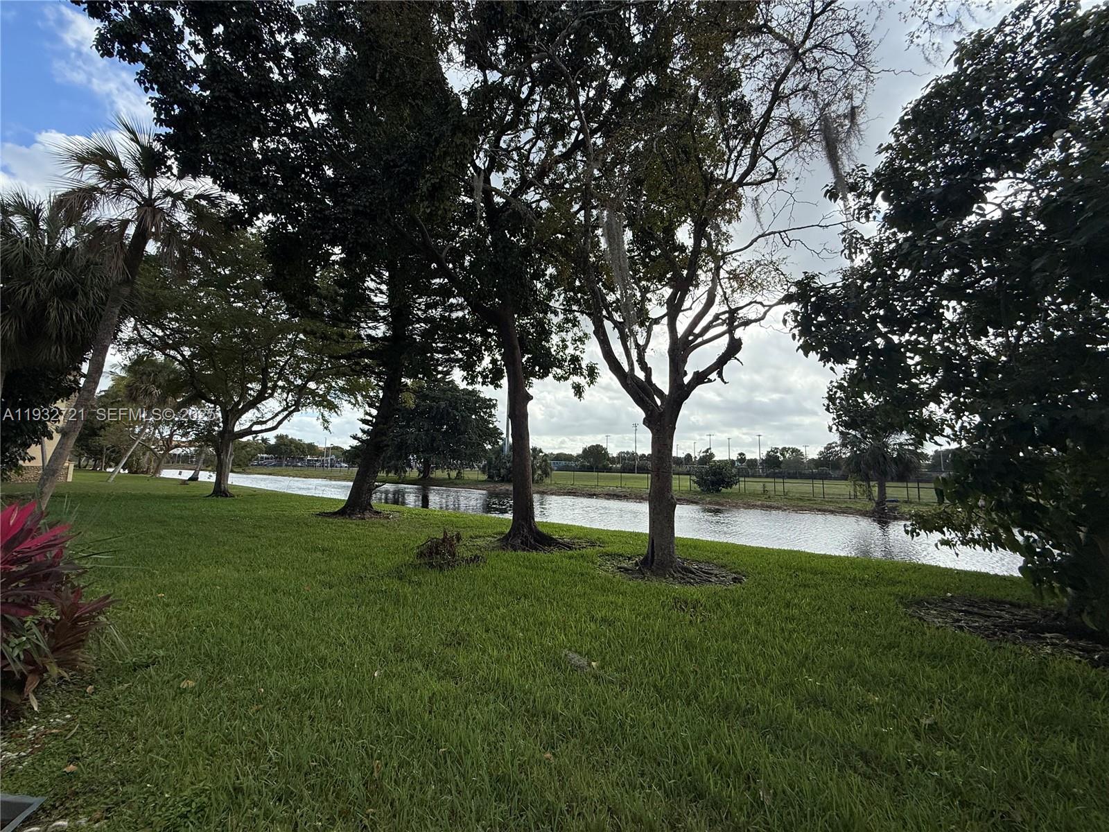 84b12bae-1485 4270 NW 40th St # 109, Lauderdale Lakes FL 33319 — #A11932721