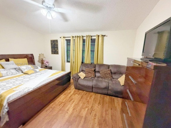 10877 NW 8th St, Pembroke Pines FL 33026 — #A11932318