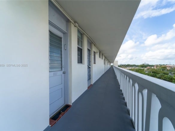 2855 Leonard Dr # H607, Aventura FL 33160 — #A11933859