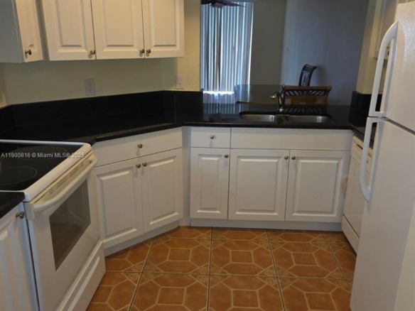 117 Lake Emerald Dr # 108, Oakland Park FL 33309 — #A11900816