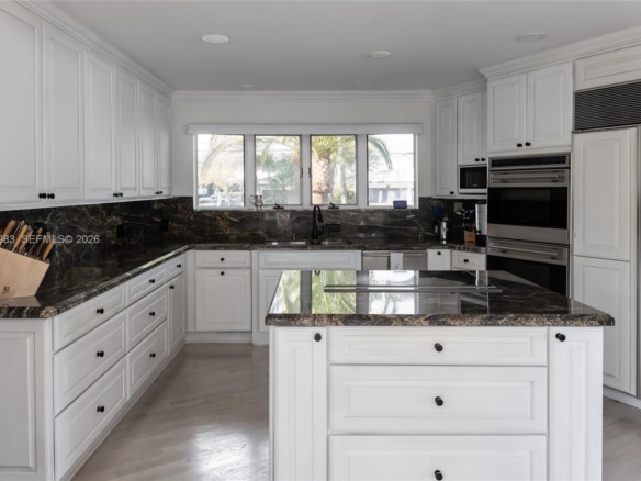 950 S Southlake Dr # 950, Hollywood FL 33019 — #A11939983