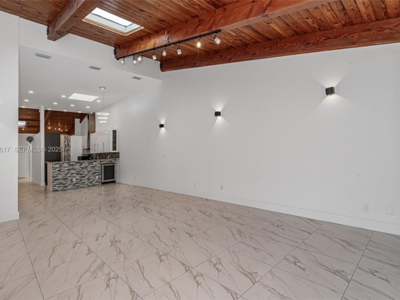 2621 S Parkview Dr, Hallandale Beach FL 33009 — #A11924617