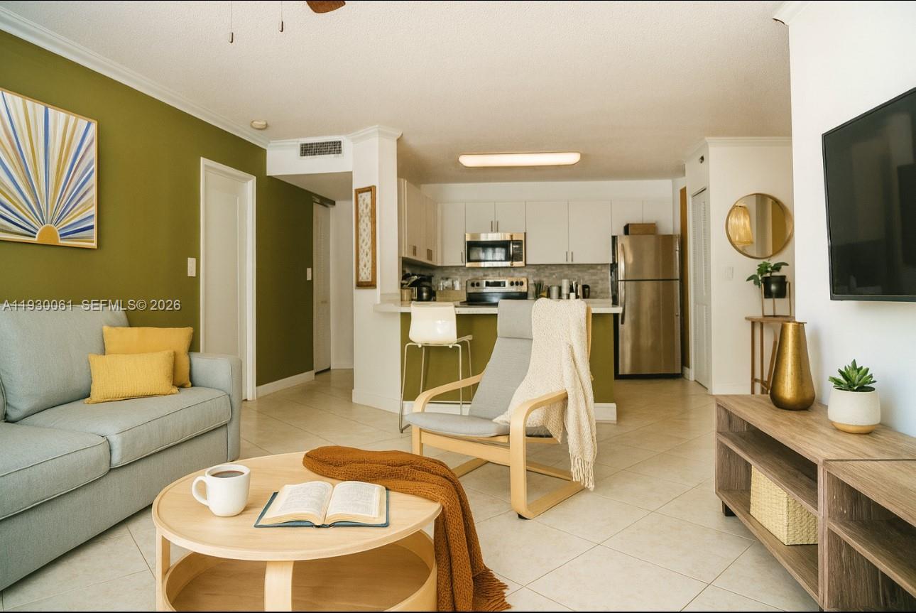84b12bae-1866 19801 E Country Club Dr # 4604, Aventura FL 33180 — #A11930061