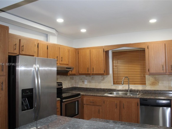 5140 SW 40th Ave # 3C, Dania Beach FL 33314 — #A11932764