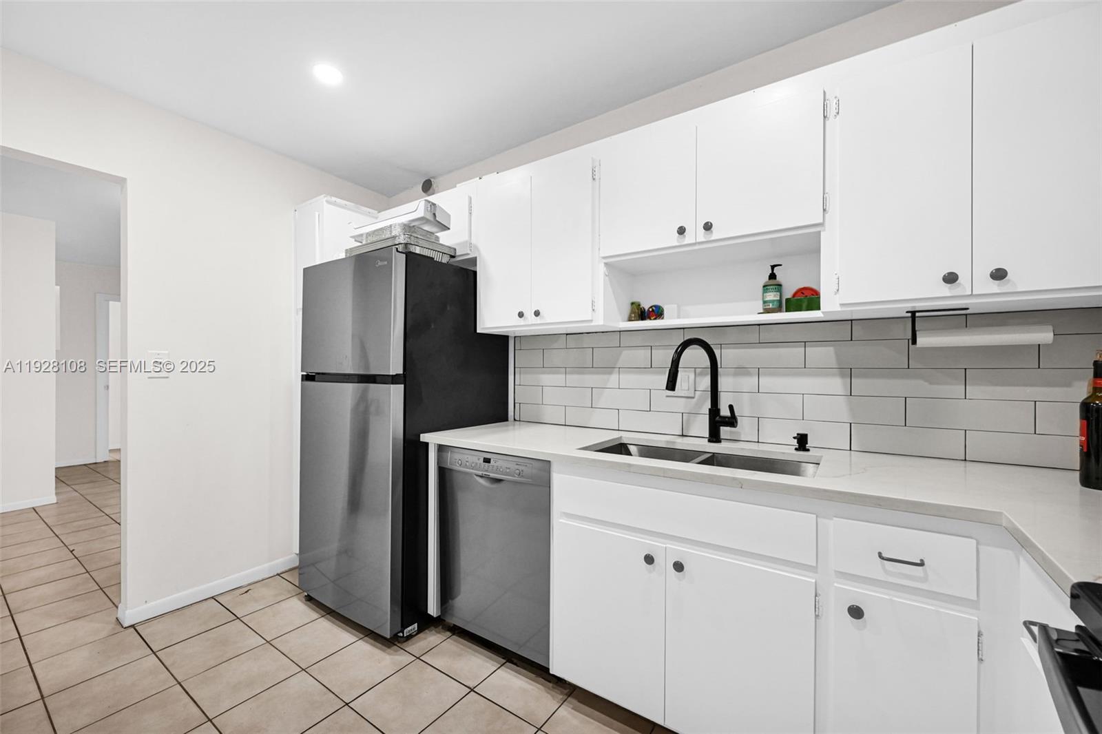 84b12bae-1918 4020 N Hills Dr # 29, Hollywood FL 33021 — #A11928108