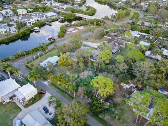 302 5th St SW, Other City – In The State Of Florida FL 33570 — #A11939626
