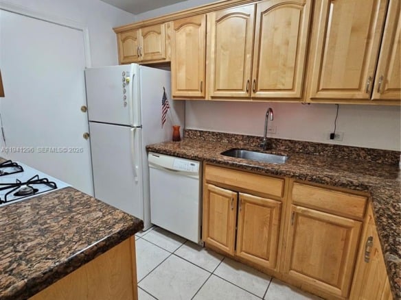 6900 N Kendall Dr # A102, Pinecrest FL 33156 — #A11941296