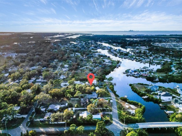 302 5th St SW, Other City – In The State Of Florida FL 33570 — #A11942807