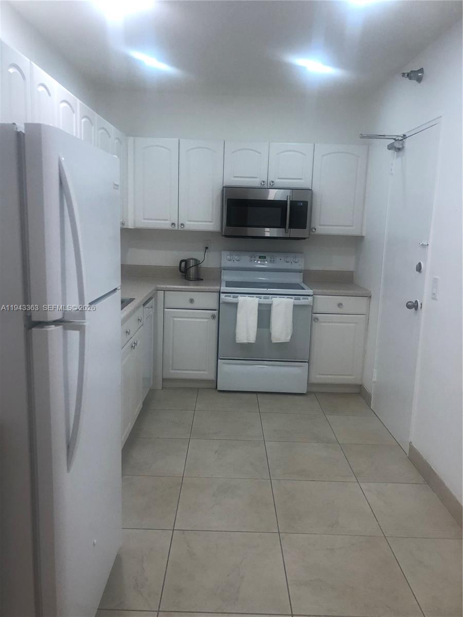 84b12bae-1983 10185 Collins Ave # 1016, Bal Harbour FL 33154 — #A11943363