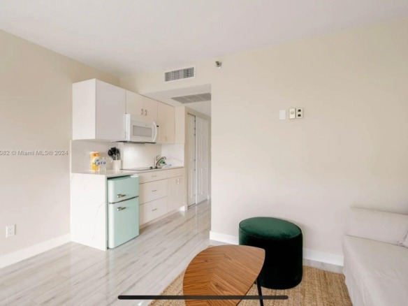 19201 Collins avenue # 332, Sunny Isles Beach FL 33160 — #A11653082