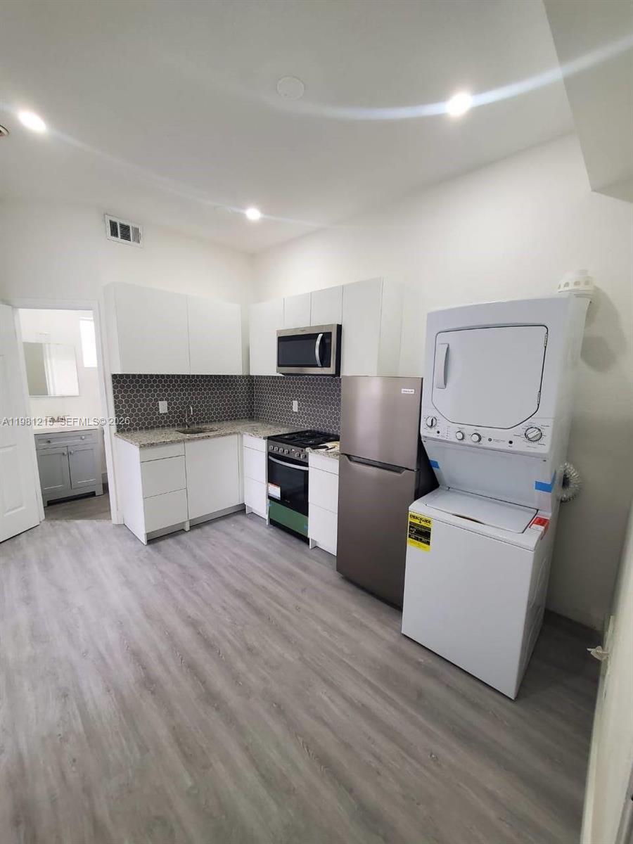 84b12bae-2016 734 SW 4th St # 6, Miami FL 33130 — #A11981215