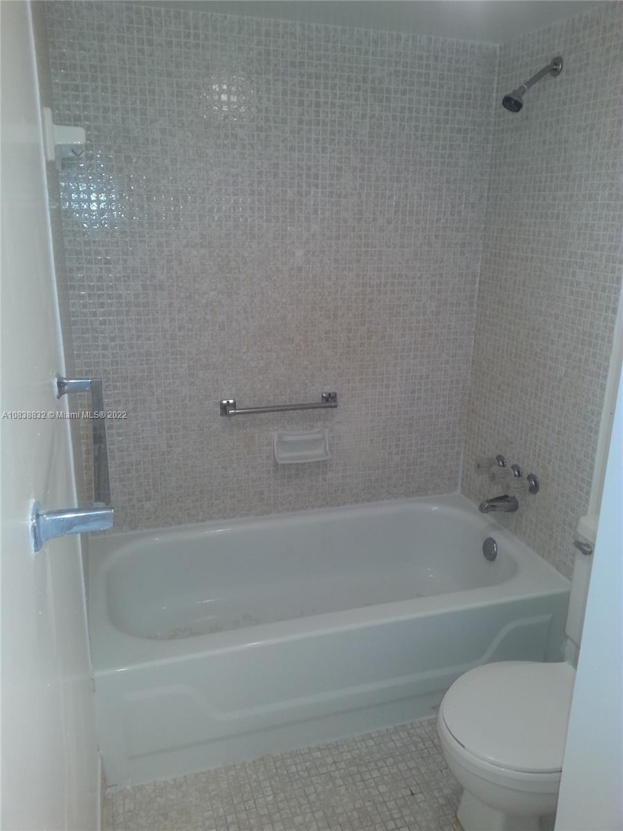 84b12bae-2066 8411 Lagos De Campo Blvd # 303U, Tamarac FL 33321 — #A10838832