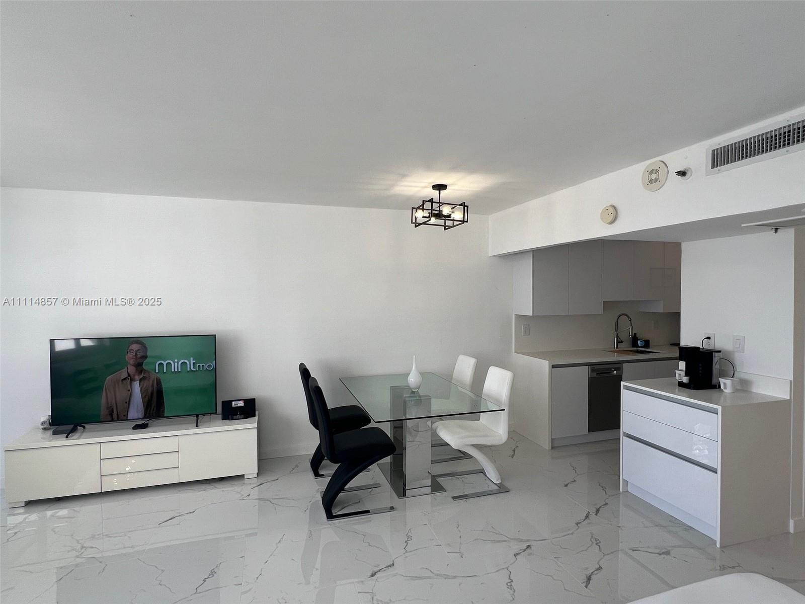 84b12bae-2140 100 Lincoln Rd # 1207, Miami Beach FL 33139 — #A11114857