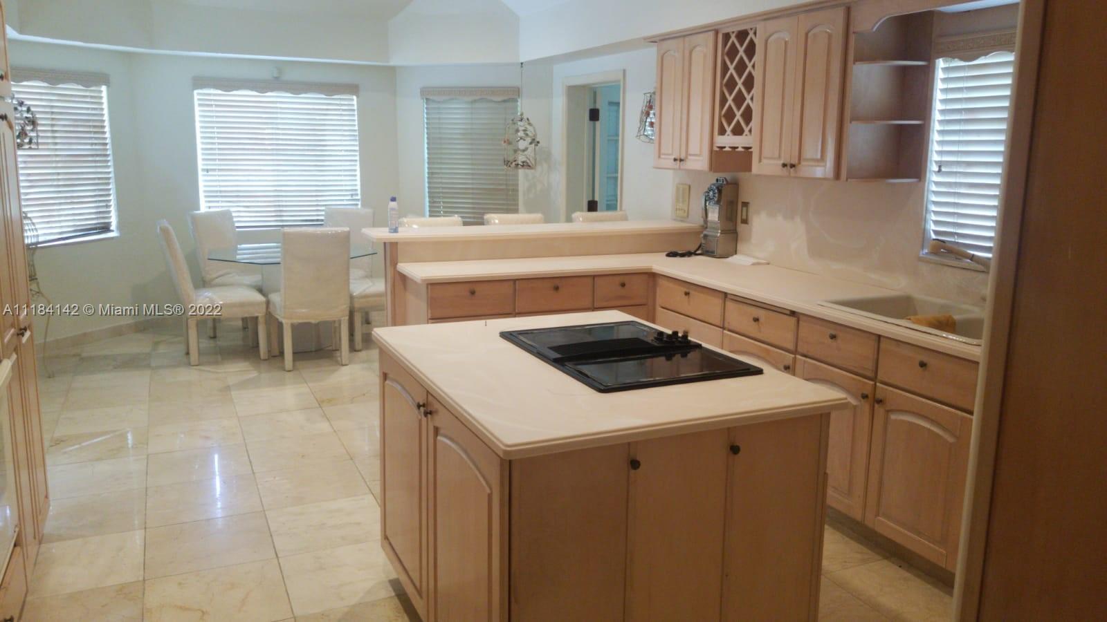 #6 Bahama, 00000 — #A11184142