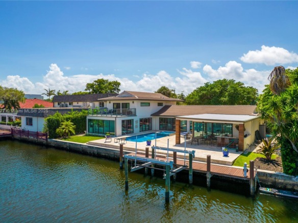 1025 Diplomat Pkwy, Hollywood FL 33019 — #A11187877