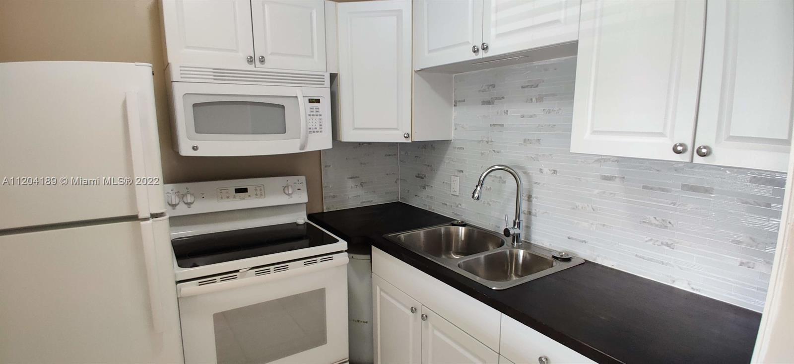 84b12bae-2199 155 Easthampton G # 155, West Palm Beach FL 33417 — #A11204189