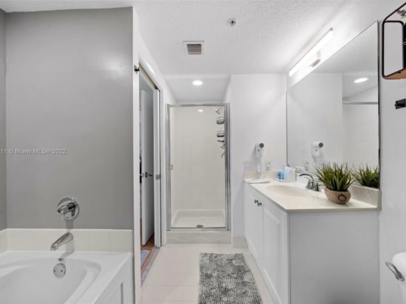 18100 N Bay Rd # 308, Sunny Isles Beach FL 33160 — #A11311111