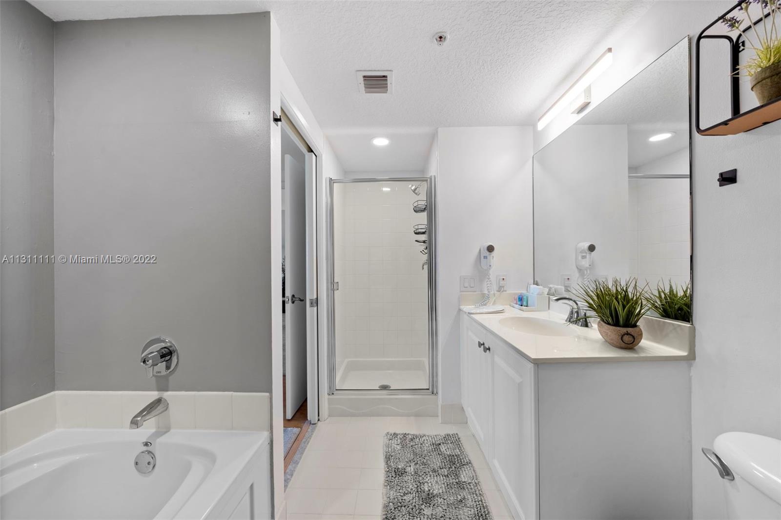 18100 N Bay Rd # 308, Sunny Isles Beach FL 33160 — #A11311111