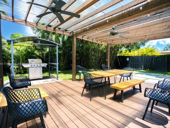 1307 Rodman St, Hollywood FL 33019 — #A11315862