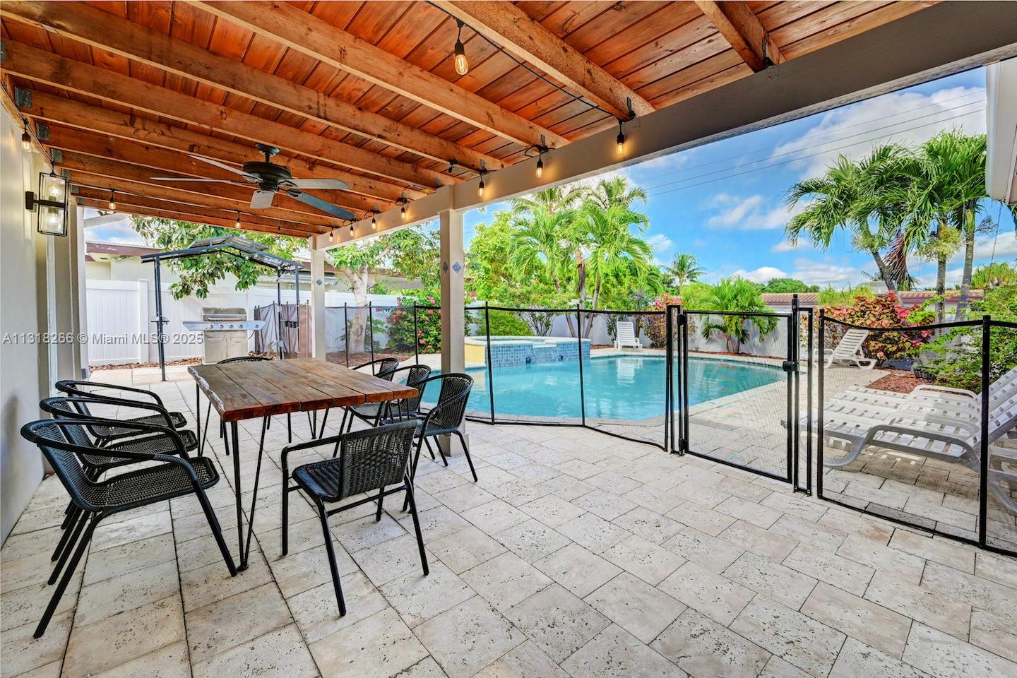 84b12bae-2293 1311 Rodman St, Hollywood FL 33019 — #A11318266