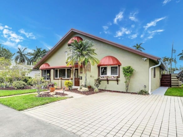 1020 N 13th Ter, Hollywood FL 33019 — #A11321325