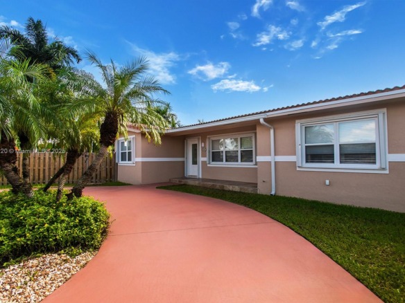 333 SE 3rd Ave, Dania Beach FL 33004 — #A11332220