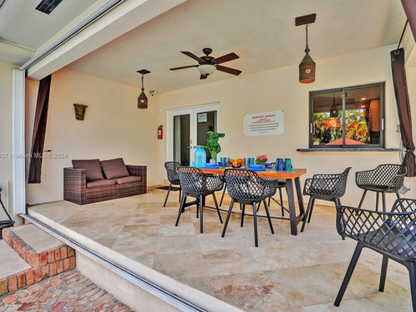 1049 N Southlake Dr, Hollywood FL 33019 — #A11333607