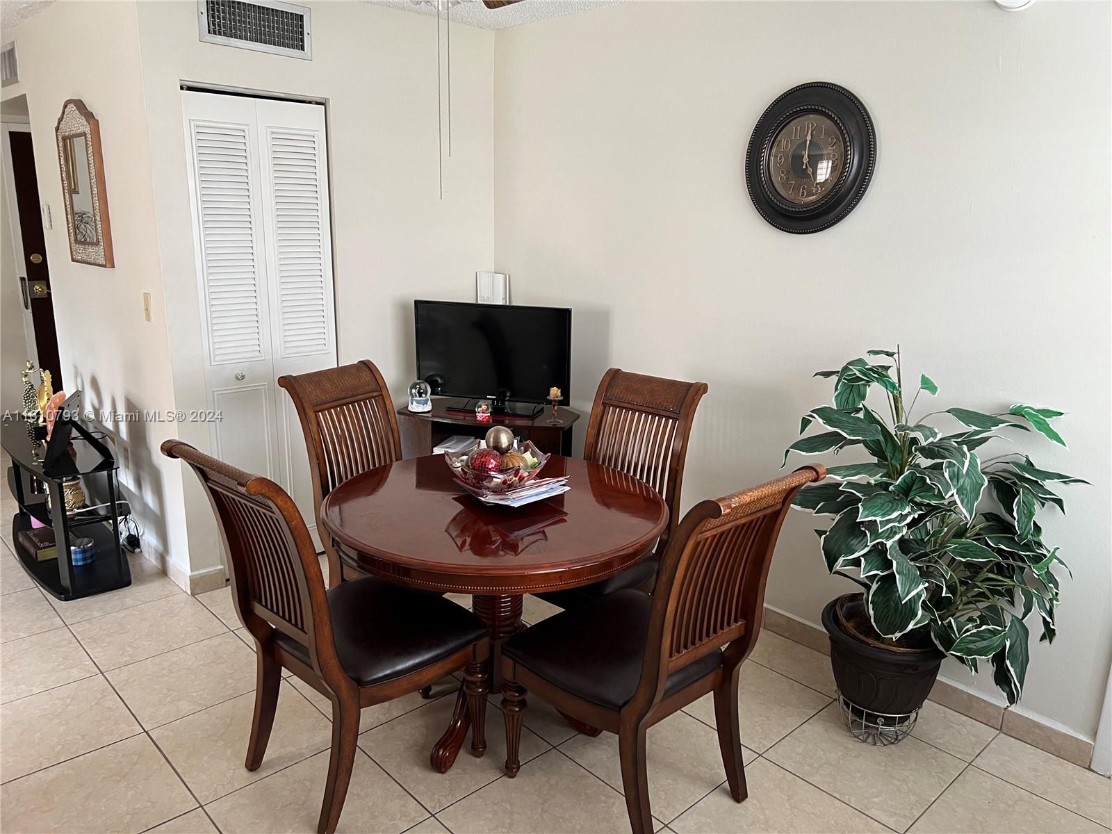 84b12bae-233 325 NW 72Av # 206, Unincorporated Dade County FL 33126 — #A11610793