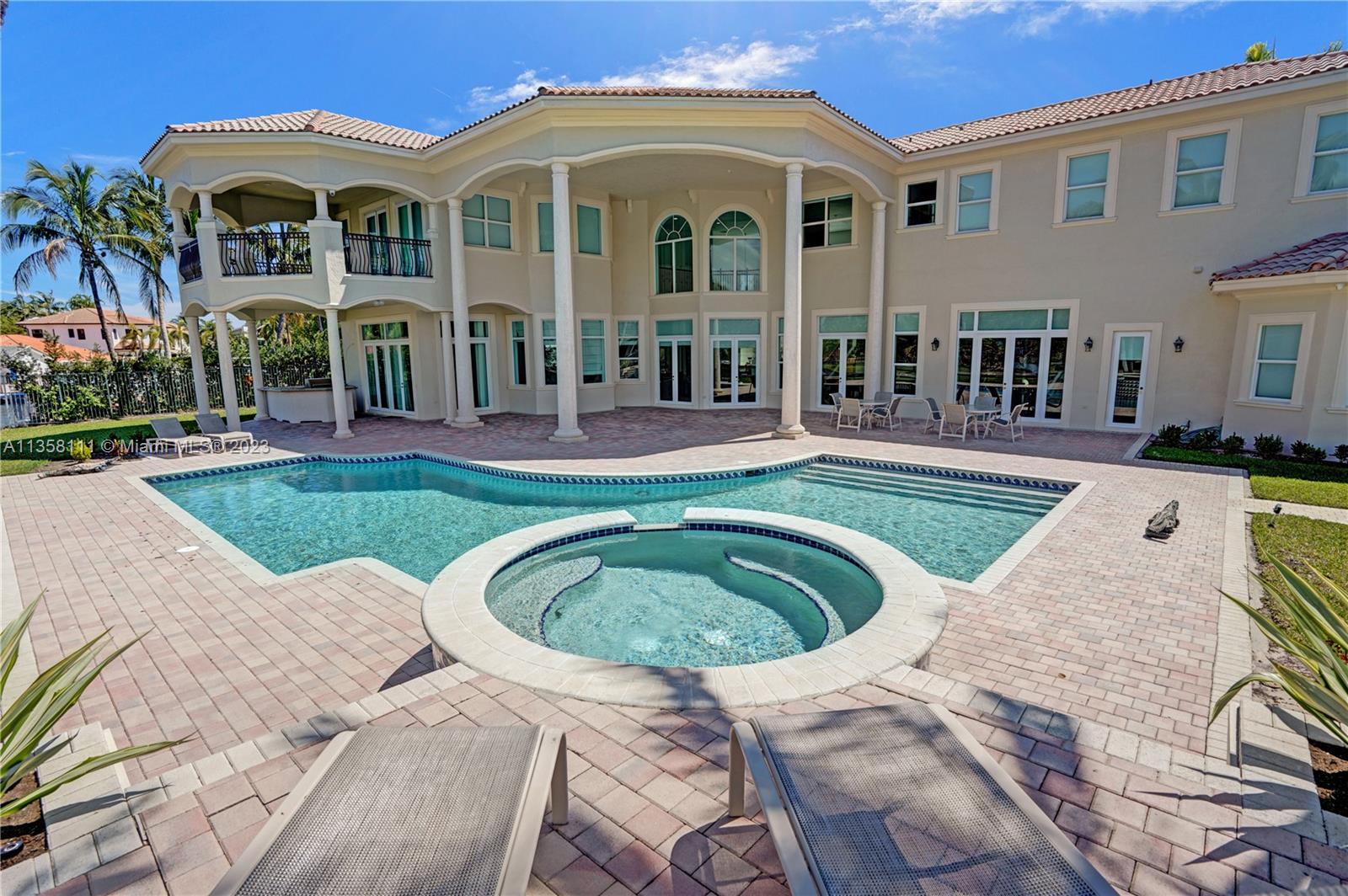 84b12bae-2341 1130 Harbor Ct, Hollywood FL 33019 — #A11358111
