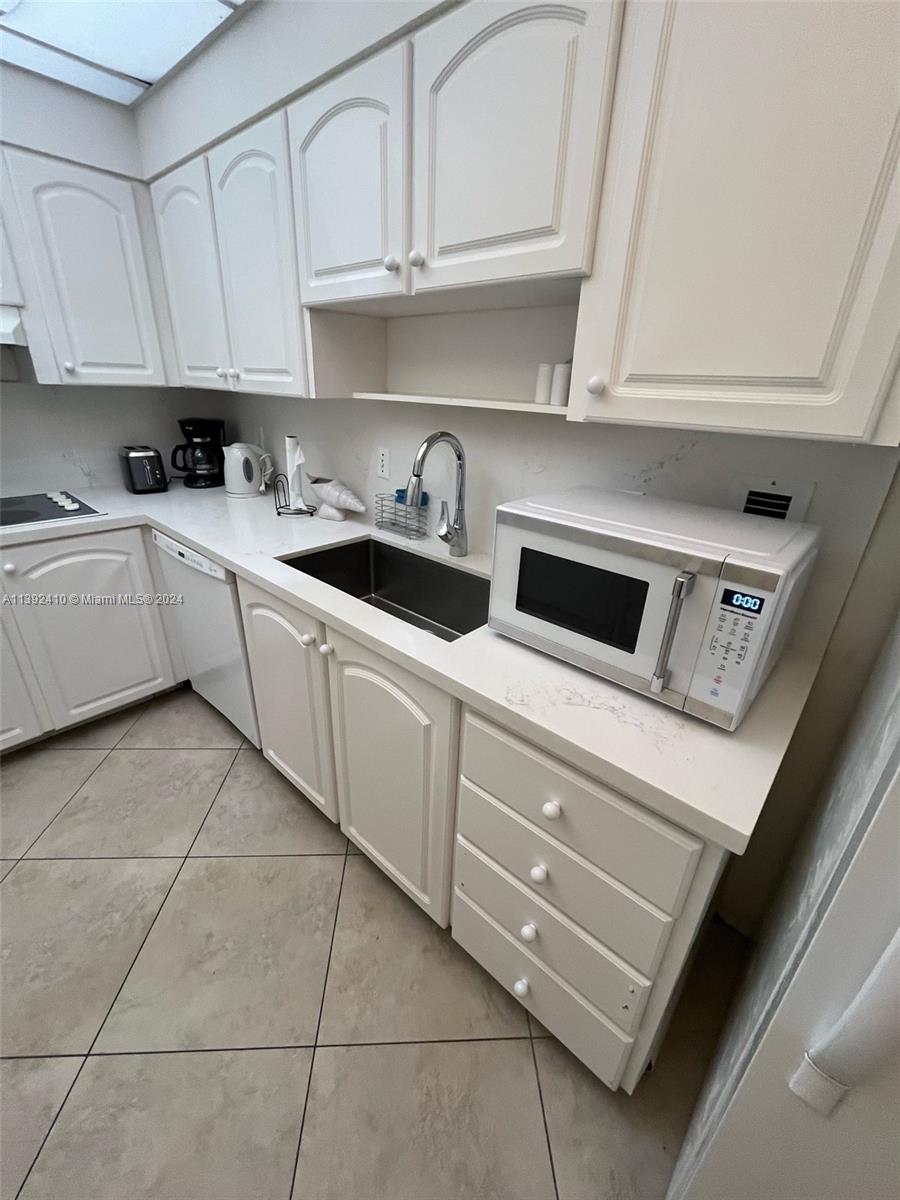 84b12bae-2409 3901 S S Ocean dr, Hollywood FL 33019 — #A11392410