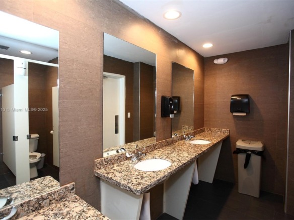 1975 E SUNRISE BLVD, Fort Lauderdale FL 33304 — #A11420510