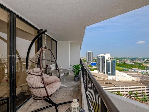 555 NE 15th St # 32E, Miami FL 33132 — #A11438987
