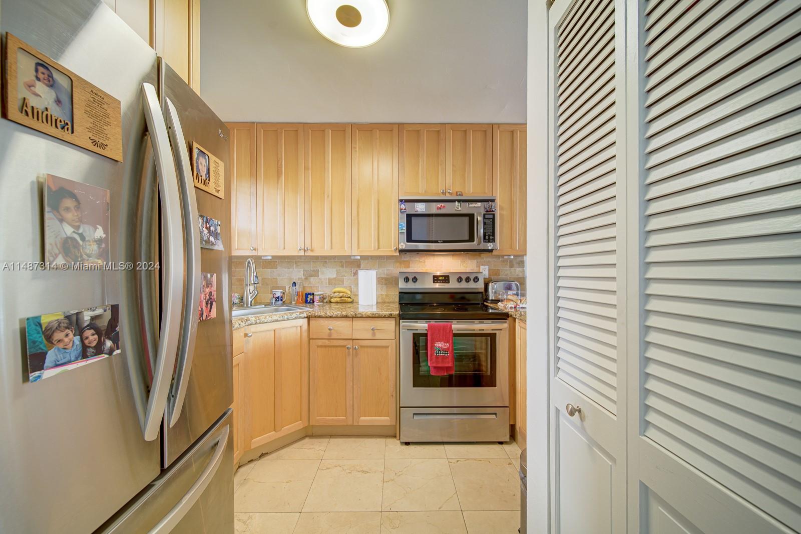 84b12bae-2526 Listing #A11487314