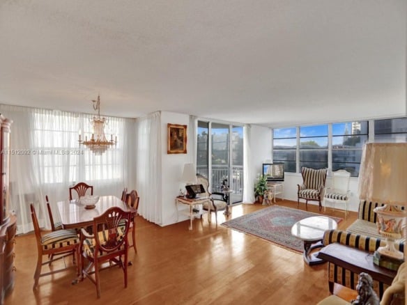 18051 Biscayne Blvd # 304, Aventura FL 33160 — #A11512092