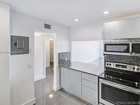 2801 NE 183rd St # 2208W, Aventura FL 33160 — #A11536998