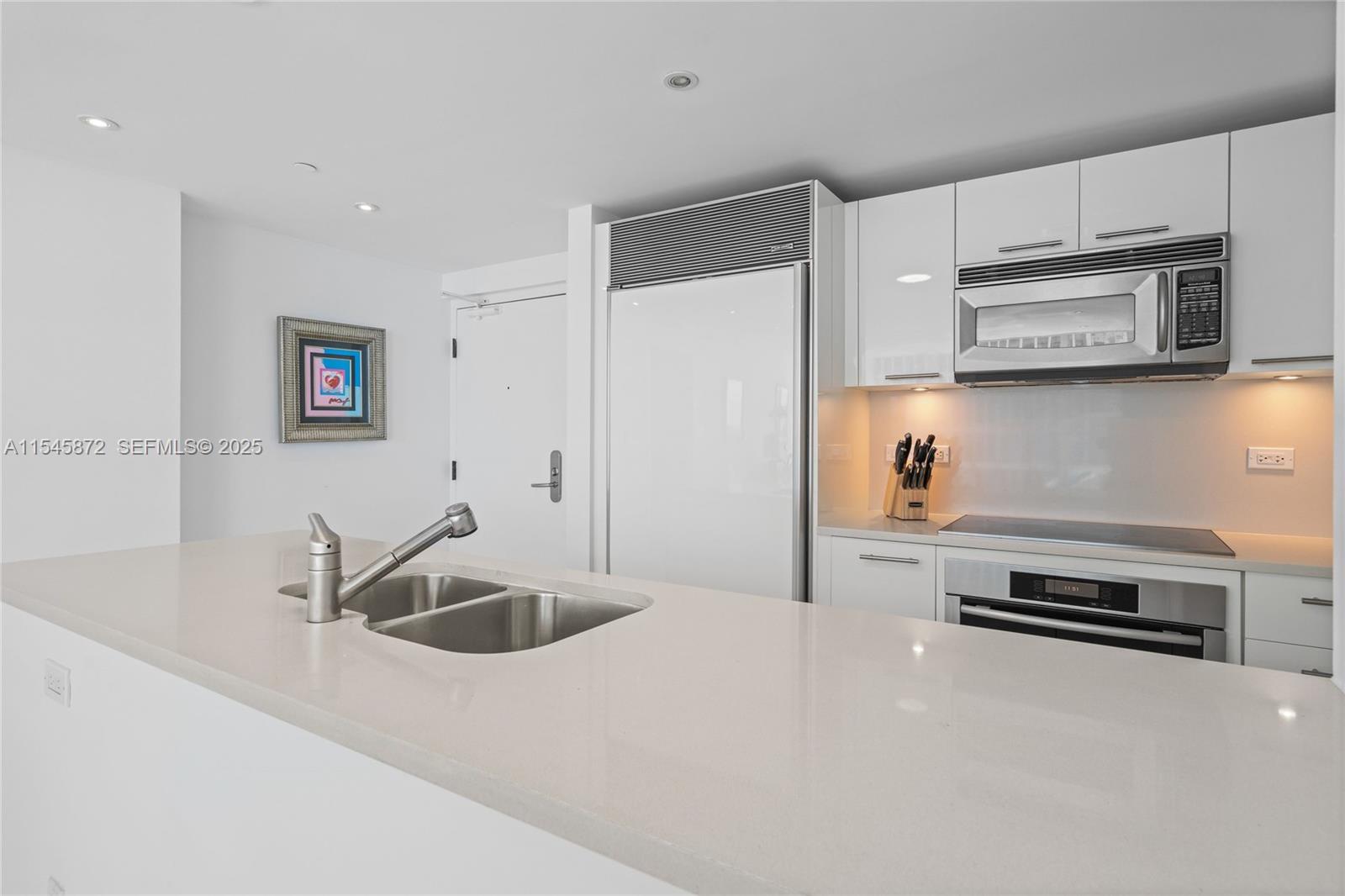 84b12bae-2689 6801 Collins Ave # 1206, Miami Beach FL 33141 — #A11545872