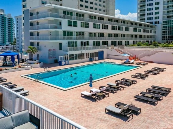 5401 Collins Ave # 209, Miami Beach FL 33140 — #A11559552