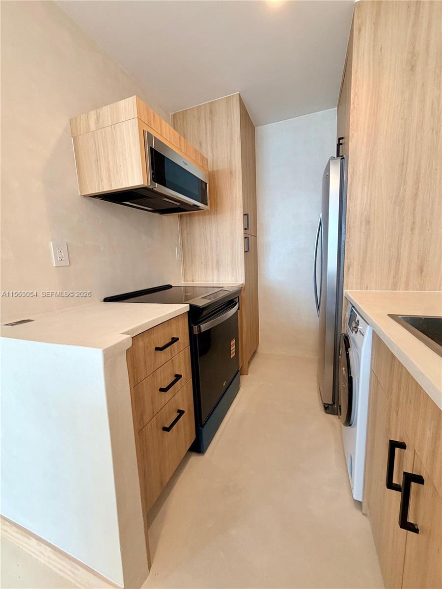84b12bae-2756 100 Lincoln Rd # 1241, Miami Beach FL 33139 — #A11563054