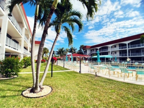 580 Egret Dr # 302, Hallandale Beach FL 33009 — #A11564903
