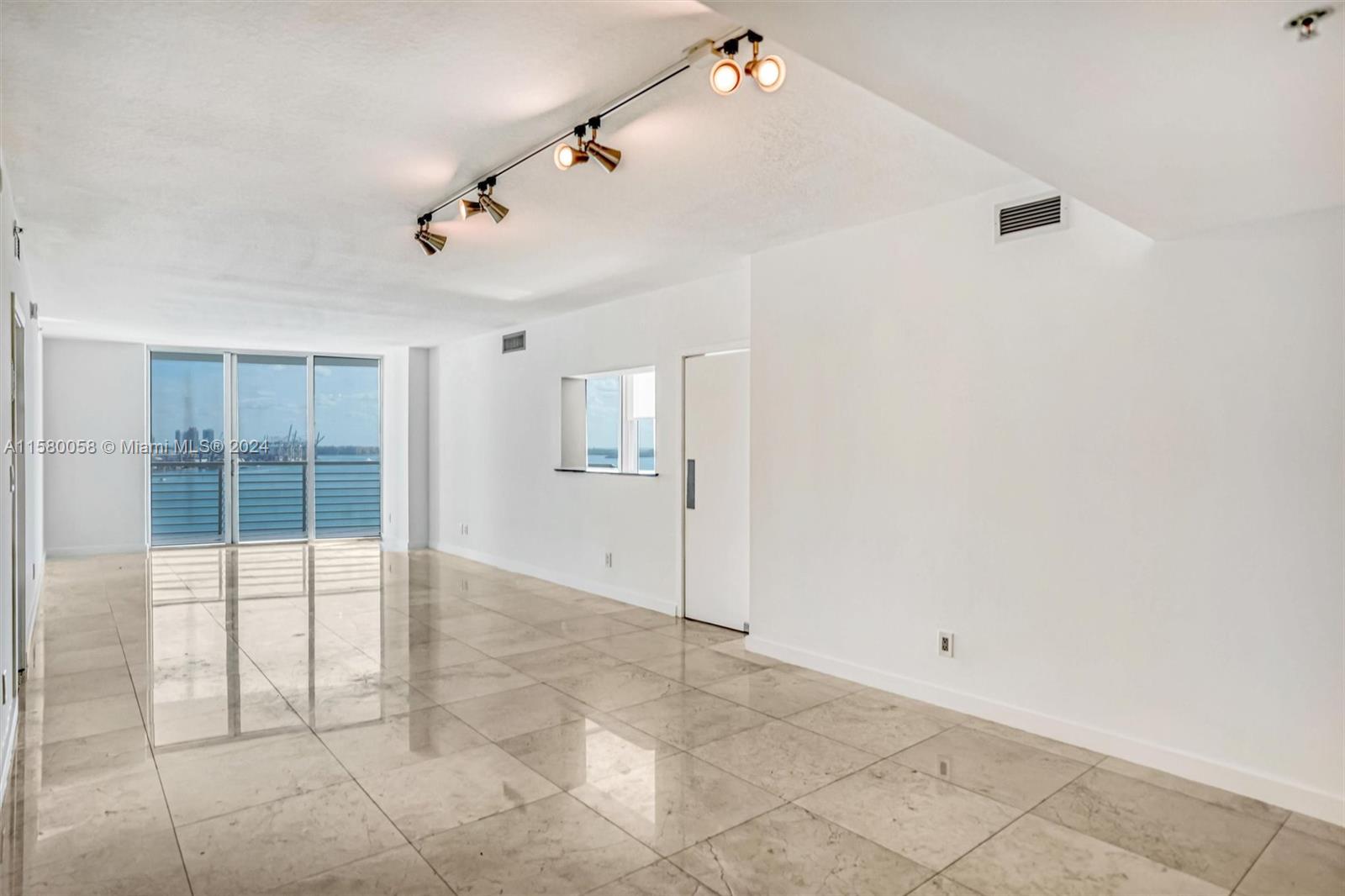 84b12bae-2819 325 NE Biscayne Blvd # 1923, Miami FL 33131 — #A11580058