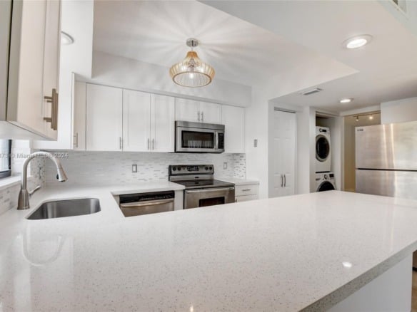 520 Orton Ave # 403, Fort Lauderdale FL 33304 — #A11616873