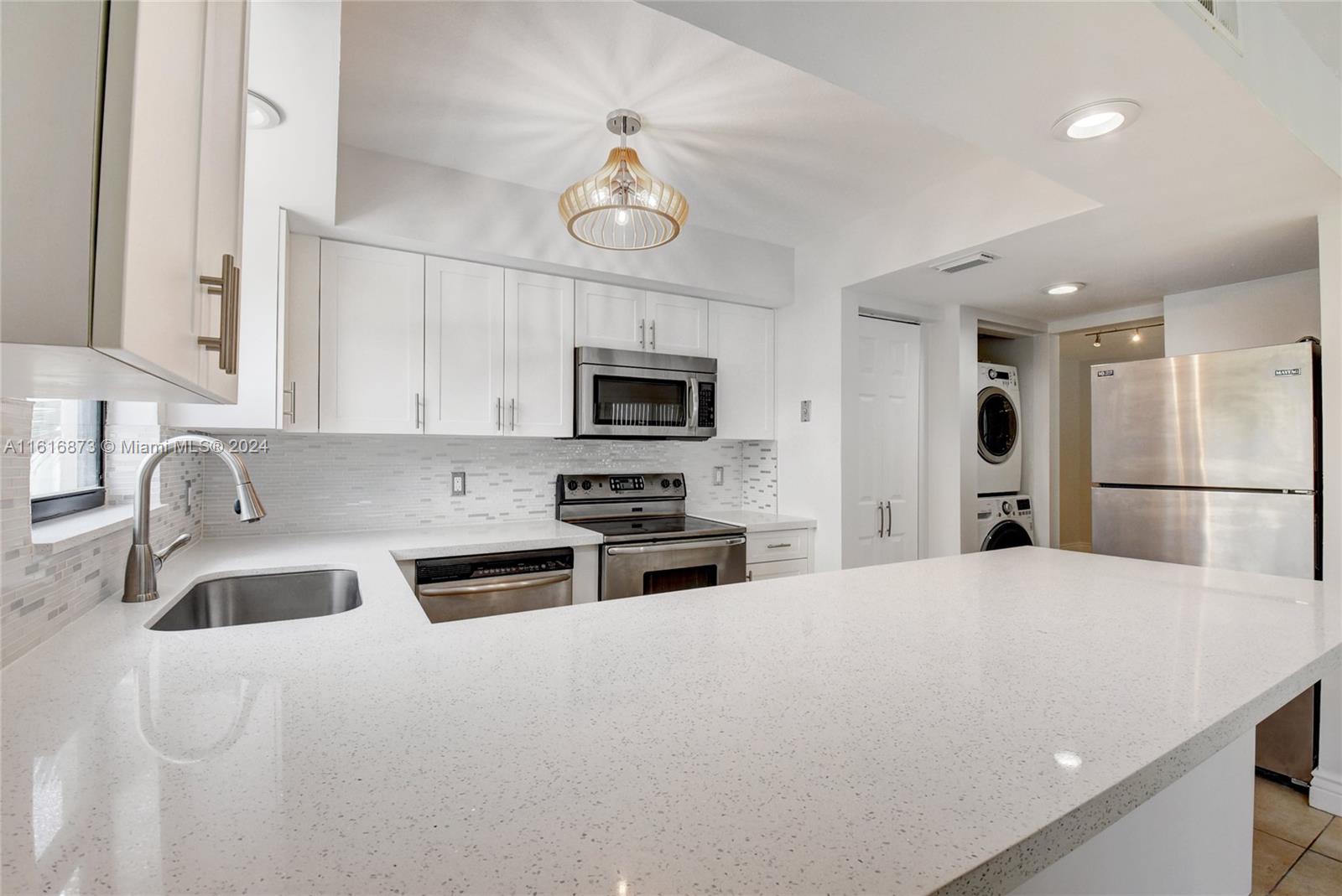 O 520 Orton Ave # 403, Fort Lauderdale FL 33304 — #A11616873