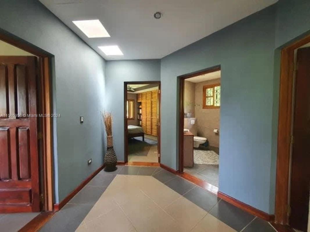 84b12bae-2841 CarQuebrada Honda Km 3.5 QUINTA EN CD COLON COSTA RICA, CR — #A11585958