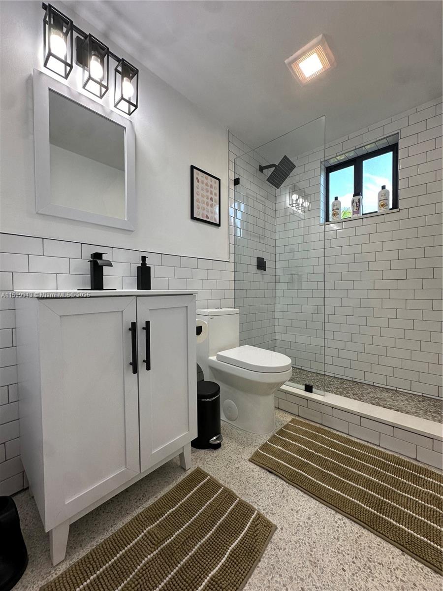 84b12bae-2884 190 NW 69th St # 7, Miami FL 33150 — #A11599913