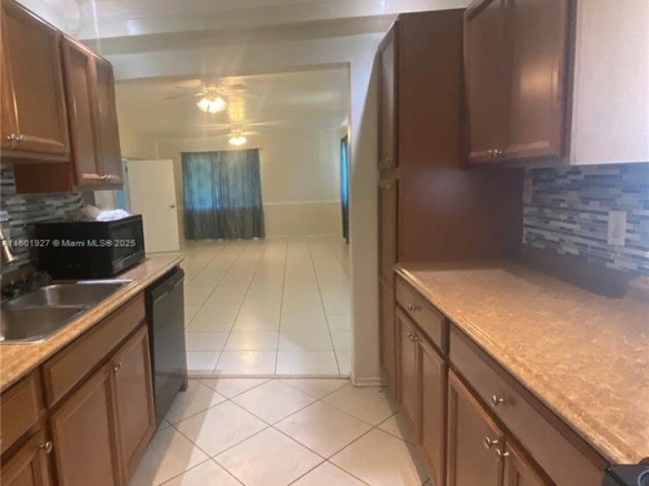 1739 SW 28th Ter, Fort Lauderdale FL 33312 — #A11601927