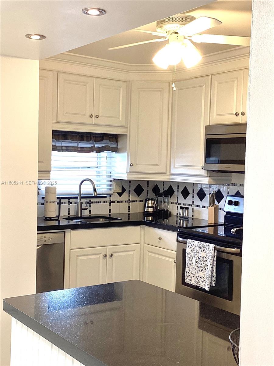 681 S Hollybrook Dr # 307, Pembroke Pines FL 33025 — #A11605241