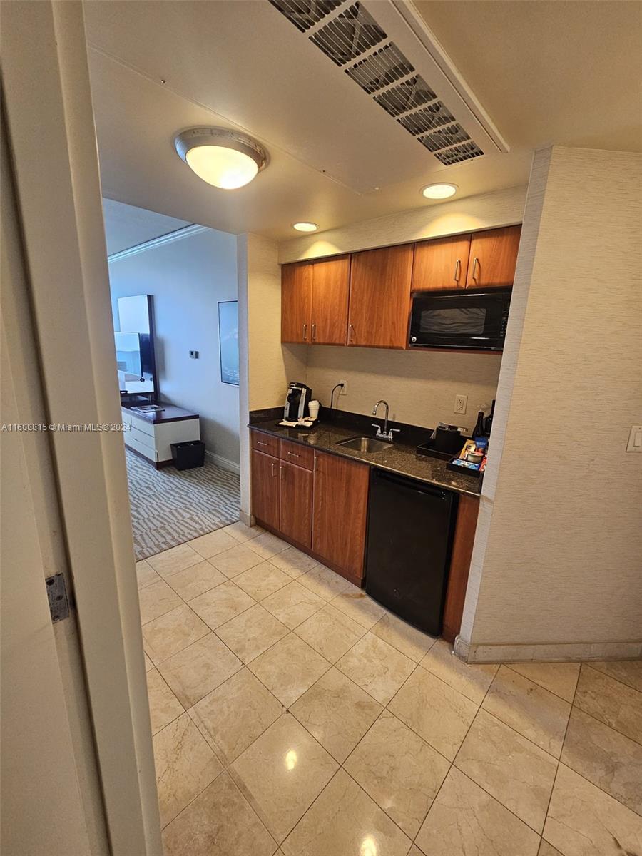 84b12bae-2931 18001 Collins Ave # 2112, Sunny Isles Beach FL 33160 — #A11608815