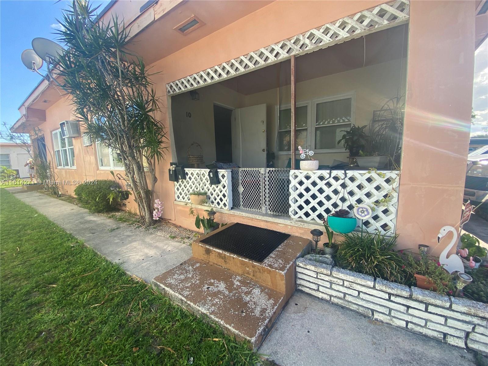 84b12bae-2954 1409 S Federal Hwy, Dania Beach FL 33004 — #A11614271