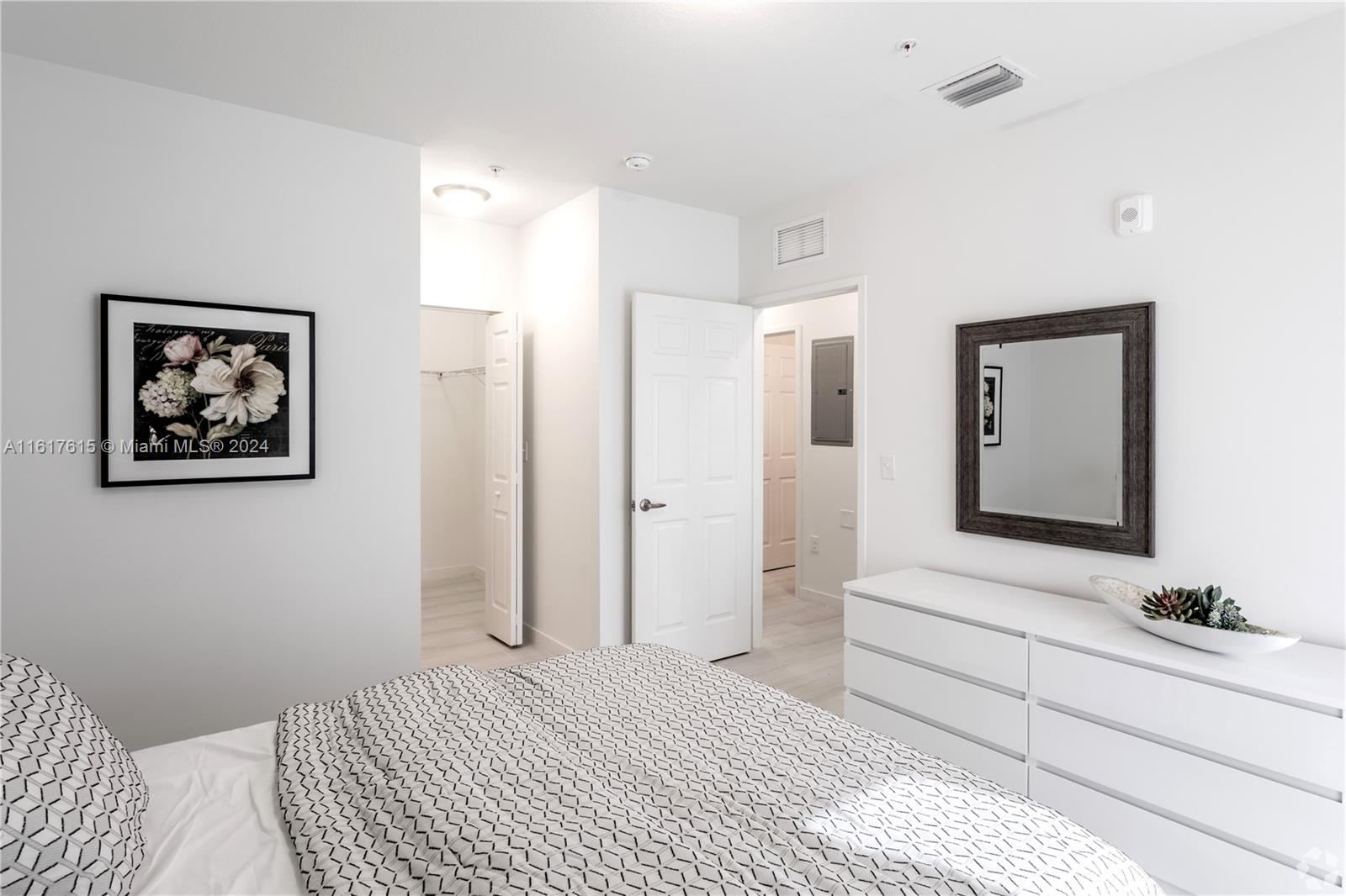84b12bae-2973 243 W 77th St # 102, Hialeah FL 33014 — #A11617615